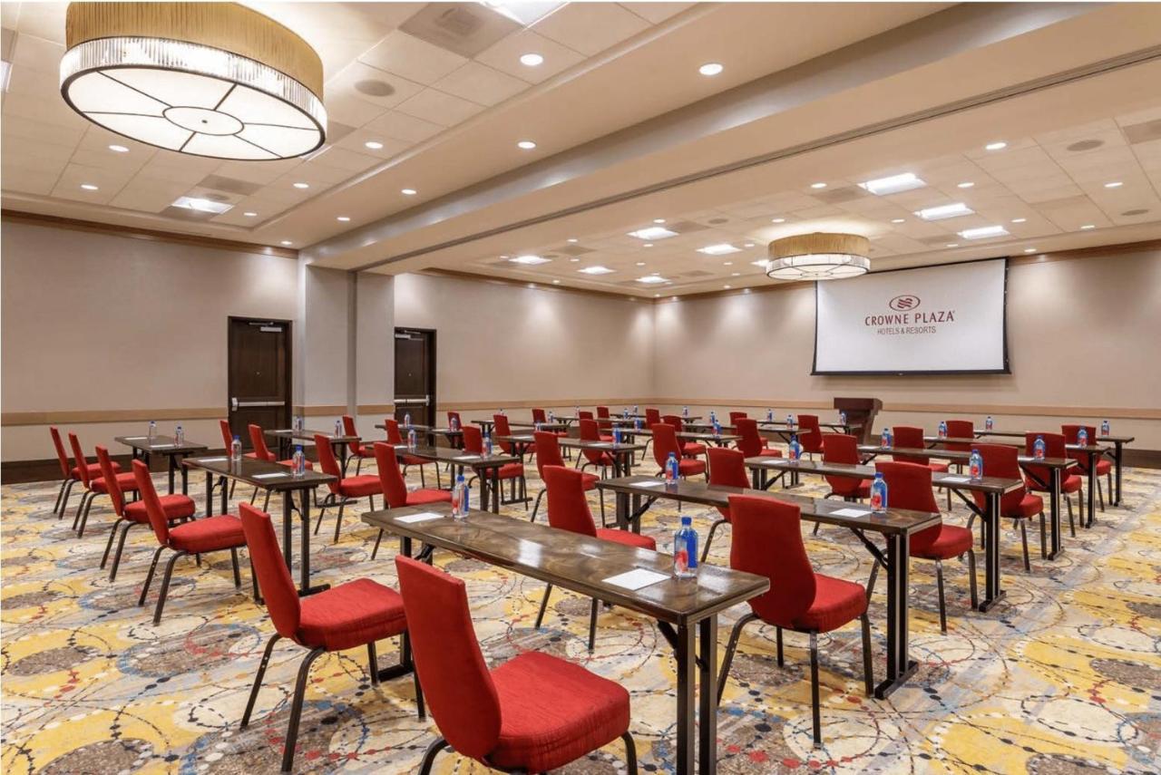 Отель Crowne Plaza Shenandoah - The Woodlands Area By Ihg Экстерьер фото
